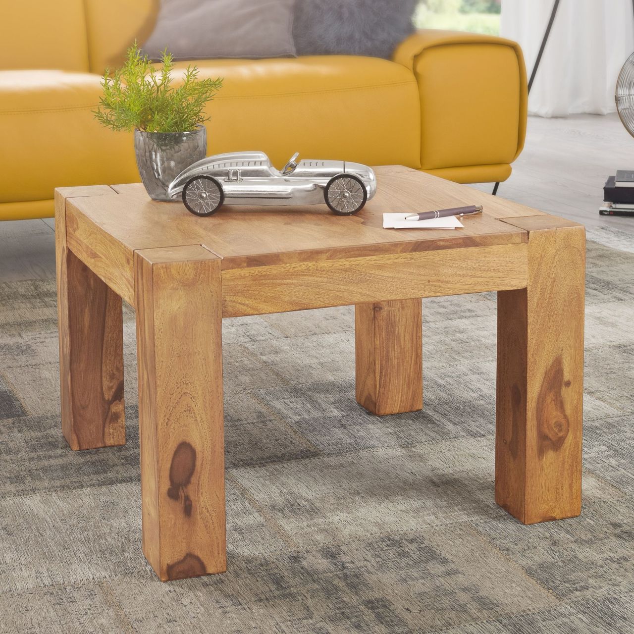 Couchtisch Massiv-Holz Akazie 60 cm breit Wohnzimmer-Tisch Design braun Landhaus-Stil Beistelltisch natur