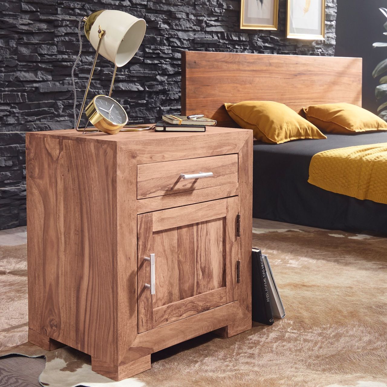 Nachttisch MUMBAI Massivholz – Akazie – Design Nachtkommode 60 cm mit Schublade und Tür Nachtschrank für Boxspringbett