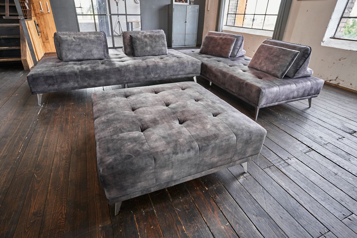 KAWOLA Sofa WIOLO Ecksofa velvet mit Hocker anthrazit