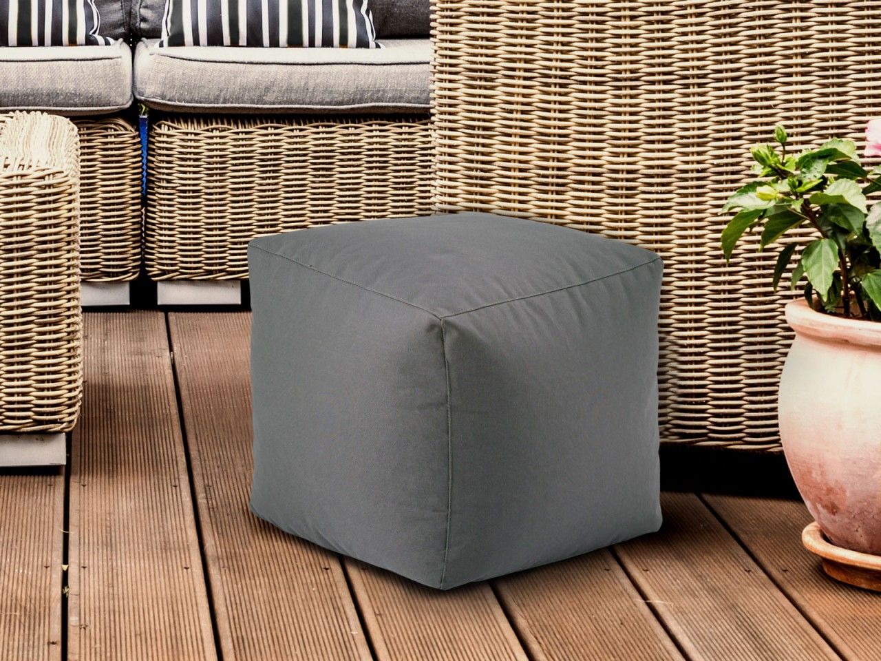 Sitzwürfel Sitzhocker 45x45x45cm Fußhocker Fußablage Bodenkissen Garten Terrasse Bamba wasserfest grau – basalt