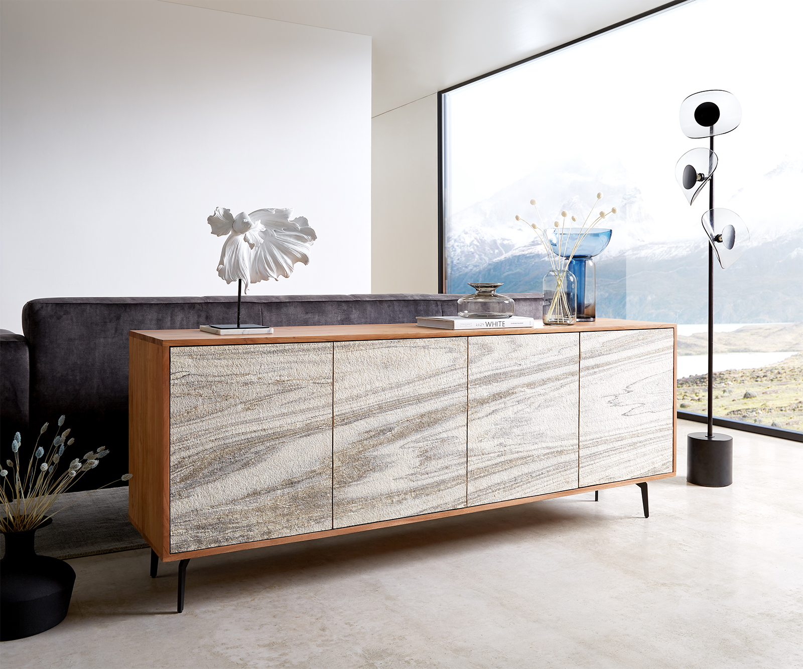 DELIFE Sideboard Kleo 175 cm Akazie Natur 4 Türen Winkelfuß Metall Schwarz, Sideboards