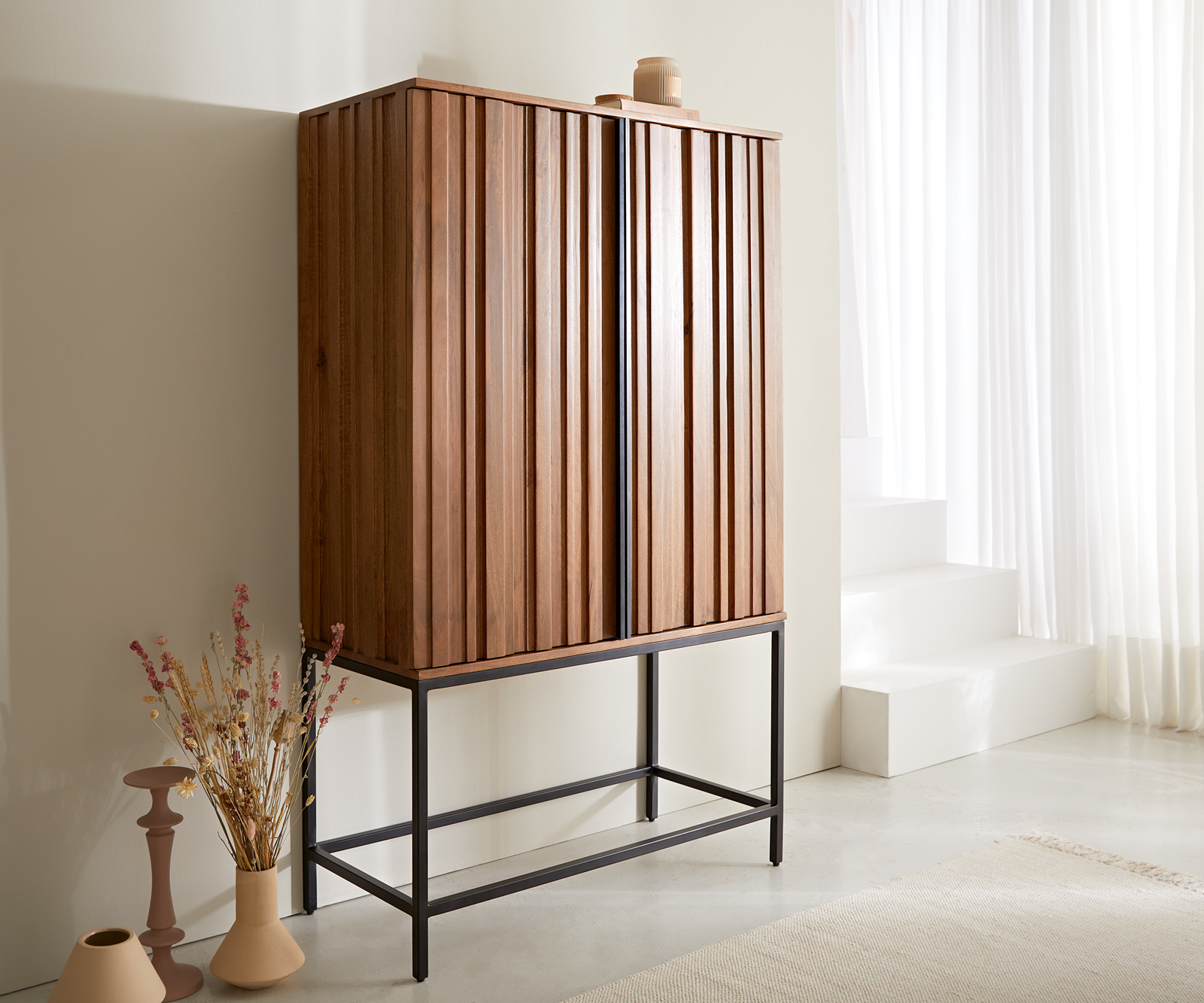 DELIFE Highboard Sivela 90×150 cm Mango Braun Metall Schwarz 2 Türen, Highboards