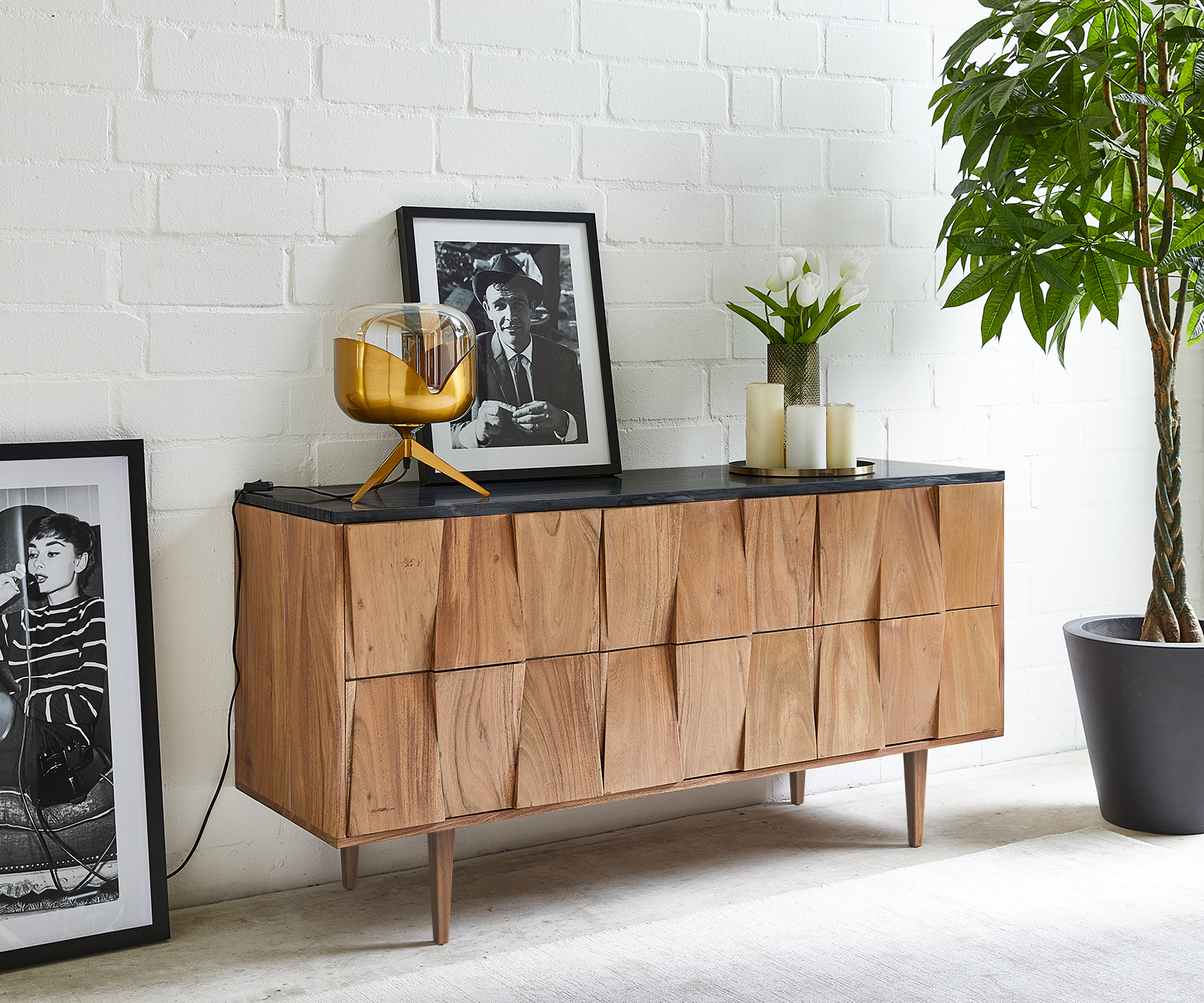 DELIFE Sideboard Shia 145 cm Akazie Natur Marmor Schwarz 3 Türen 6 Fächer, Sideboards