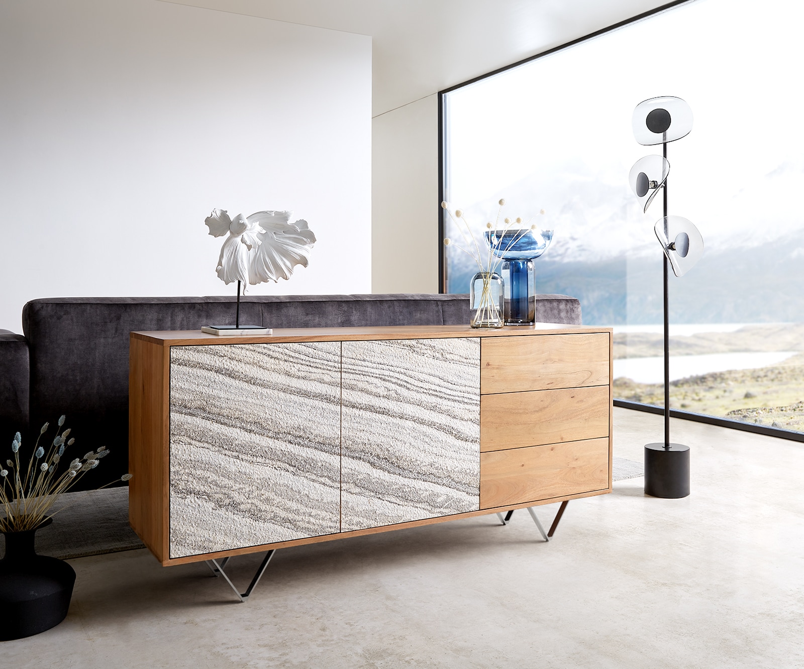 DELIFE Sideboard Kleo 147 cm Akazie Natur 2 Türen 3 Schübe V-Fuß Edelstahl, Sideboards